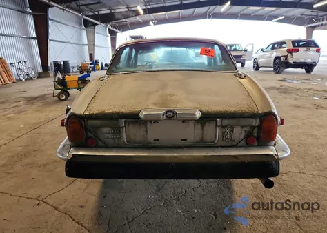 1979 Jaguar Xj Series z USA, uszkodzony, nr VIN JBVLX49C109162